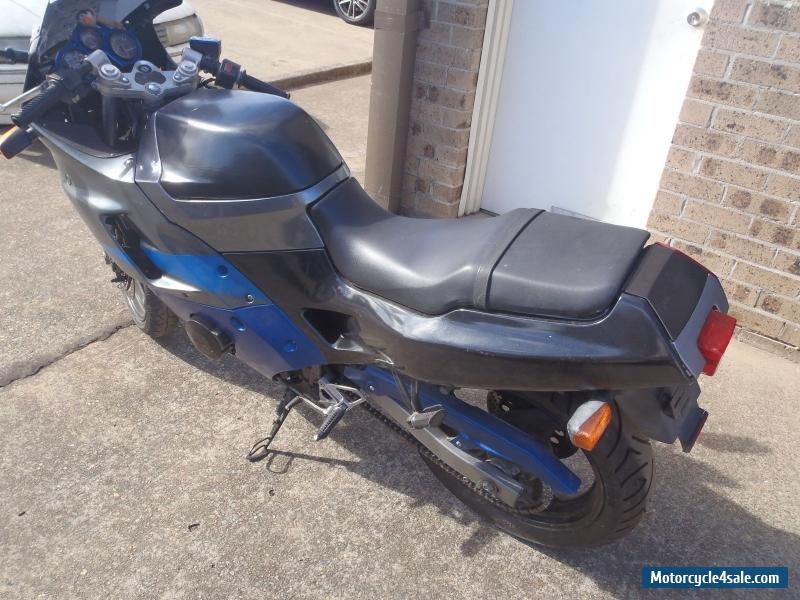 Suzuki gsx 250 across