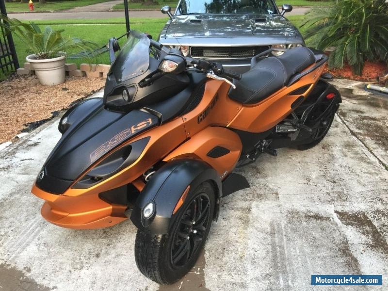 Трицикл can am Spyder RSS