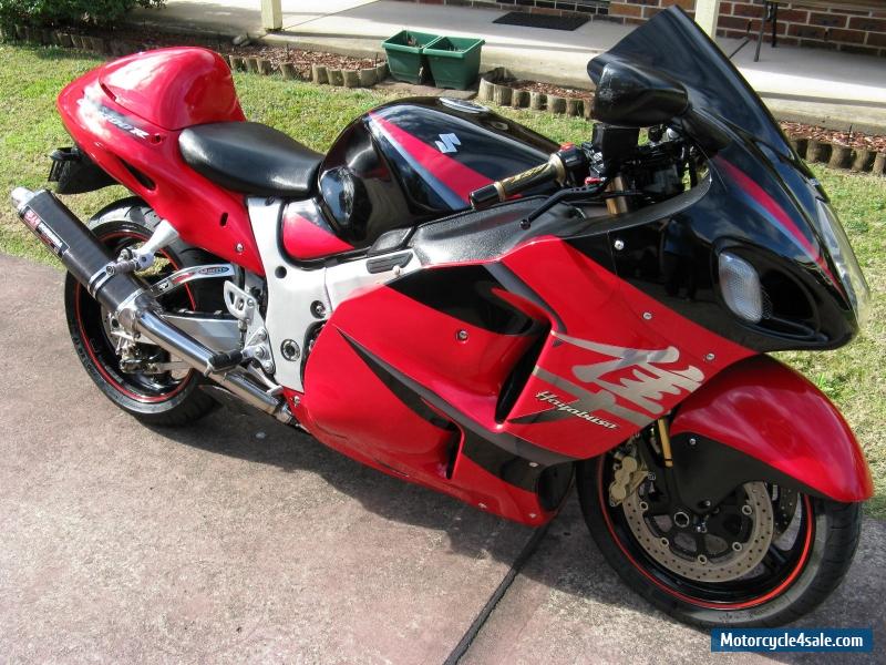 Suzuki Hayabusa красная