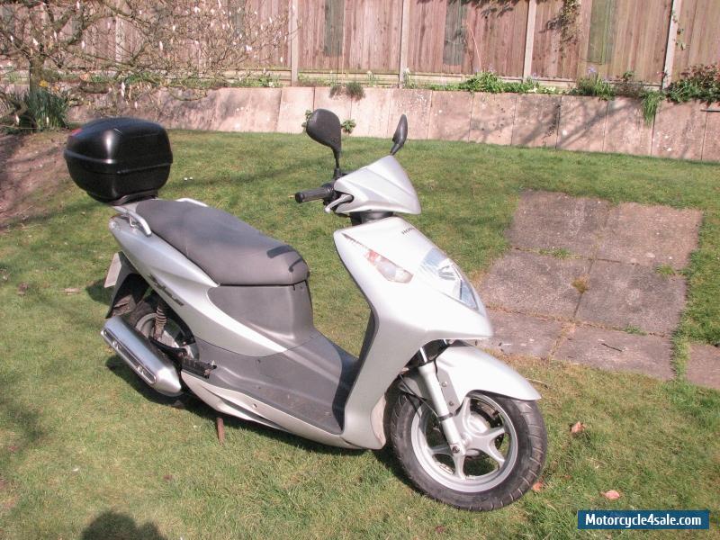 2005 Honda DYLAN 125 for Sale in United Kingdom