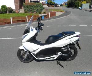 Motorcycle 2011 Honda PCX 125cc Scooter White for Sale