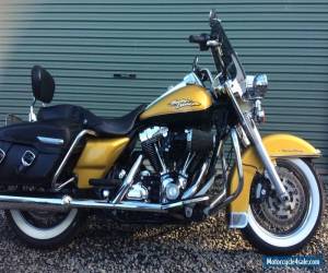 Motorcycle 2008 Harley Davidson Road King Classic Motorcycle Gold (FLHRC) $17,500 ONO for Sale