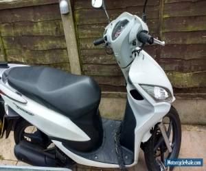Motorcycle HONDA VISION 110 SCOOTER 110CC MOT MARCH 2018 WHITE GOOD CON for Sale
