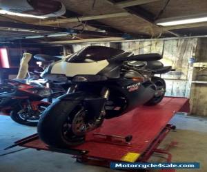 Motorcycle 2000 Ducati Superbike for Sale