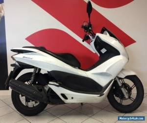 Motorcycle HONDA PCX125 2010 White Spares or Repairs for Sale