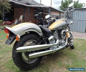 Motorcycle 1999 yamaha v-star 1100 custom - gold / grey with chromes for Sale