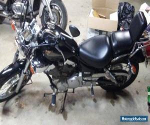 Motorcycle 2000 Yamaha Virago for Sale