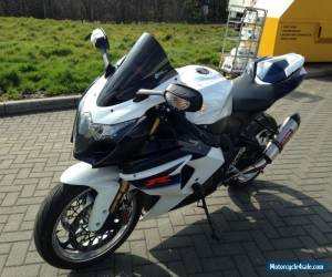 Motorcycle 2010/60 SUZUKI GSXR 1000 L0 WHITE/BLUE ONLY 4200 MILES FROM NEW for Sale