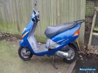 Blue Honda Lead Moped 102cc